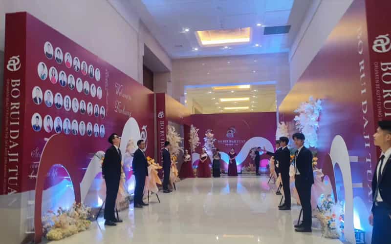 廣告物料制作會(huì)場布景舞臺(tái)搭建展位搭建舞臺(tái)燈光設(shè)備演藝音響高清LED屏